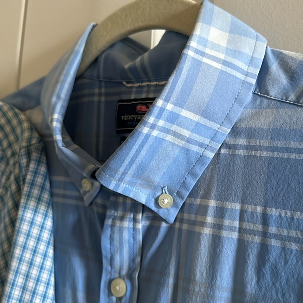 2 Vineyard Vines 🐳 Slim Fit Tucker Shirts - Picture 2 of 7